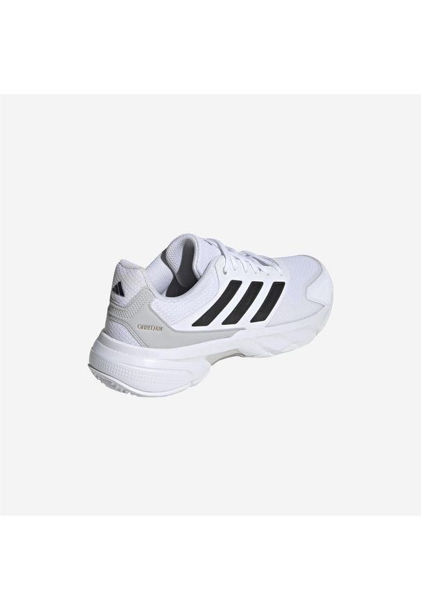 Adidas - Buty tenisowe męskie ADIDAS CourtJam Control na każdą nawierzchnię. Kolor: biały, wielokolorowy, czarny. Materiał: kauczuk. Szerokość cholewki: normalna. Sport: tenis