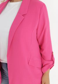 Born2be - Różowa Marynarka Oreithousa. Okazja: do pracy, na imprezę. Kolekcja: plus size. Kolor: różowy. Materiał: tkanina. Długość rękawa: długi rękaw. Długość: długie. Styl: klasyczny, elegancki #5