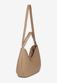 Born2be - Beżowa Torebka Typu Shopperka Hobo z Frędzlem i Plecionką Nalivesa. Kolor: beżowy. Dodatki: z frędzlami. Styl: klasyczny, casual