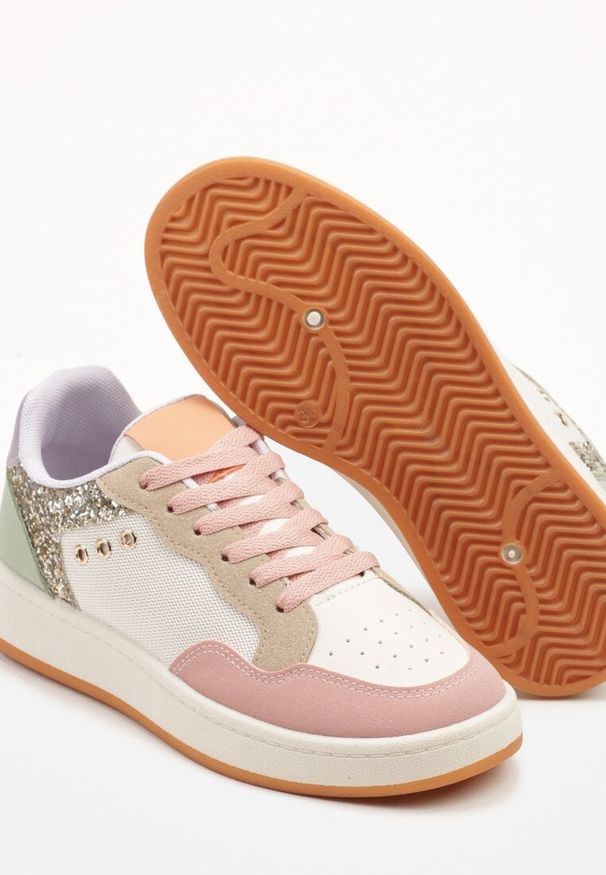 Born2be - Różowo-Beżowe Sneakersy z Ozdobnymi Przeszyciami w Streetwearowym Stylu Neoniela. Okazja: na co dzień. Kolor: różowy. Materiał: jeans. Szerokość cholewki: normalna. Wzór: aplikacja. Obcas: na obcasie. Wysokość obcasa: niski