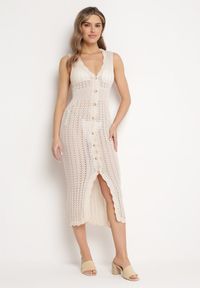 Born2be - Beżowa Plażowa Sukienka Bodycon z Ażurowej Tkaniny Zapinana na Guziki Kyren. Okazja: na plażę. Typ kołnierza: dekolt w kształcie V. Kolor: beżowy. Materiał: tkanina. Długość rękawa: bez rękawów. Wzór: ażurowy. Sezon: lato. Typ sukienki: bodycon