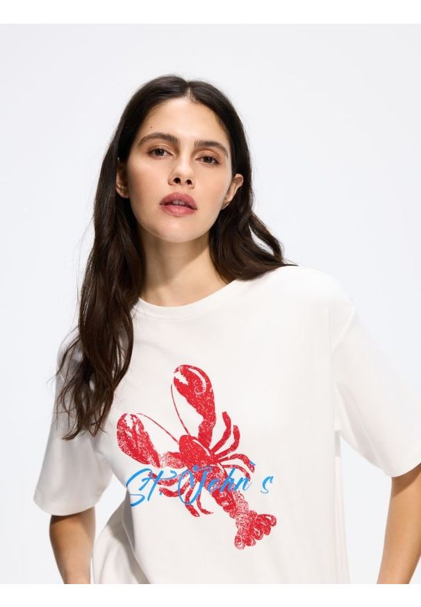 Reserved - T-shirt z nadrukiem - biały. Kolor: biały. Materiał: bawełna. Wzór: nadruk