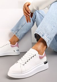 Renee - Biało-Różowe Sneakersy na Platformie z Metaliczną Wstawką Sissis. Okazja: na co dzień. Kolor: różowy. Obcas: na platformie #1