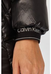 Calvin Klein - Kurtka puchowa. Okazja: na co dzień. Typ kołnierza: kaptur. Kolor: czarny. Materiał: puch. Styl: casual #5