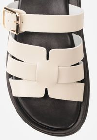 Renee - Beżowe Klapki z Przekładanymi Paskami i Regulacją z Klamrą Celilye. Okazja: na co dzień. Kolor: beżowy. Materiał: koronka. Sezon: lato. Styl: casual, boho #6