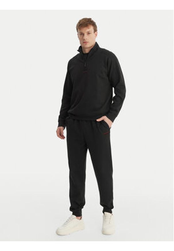 Hugo - HUGO Bluza Atlas 50557016 Czarny Regular Fit. Kolor: czarny. Materiał: bawełna