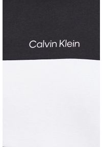 Calvin Klein t-shirt bawełniany kolor czarny z nadrukiem. Kolor: czarny. Materiał: bawełna. Wzór: nadruk