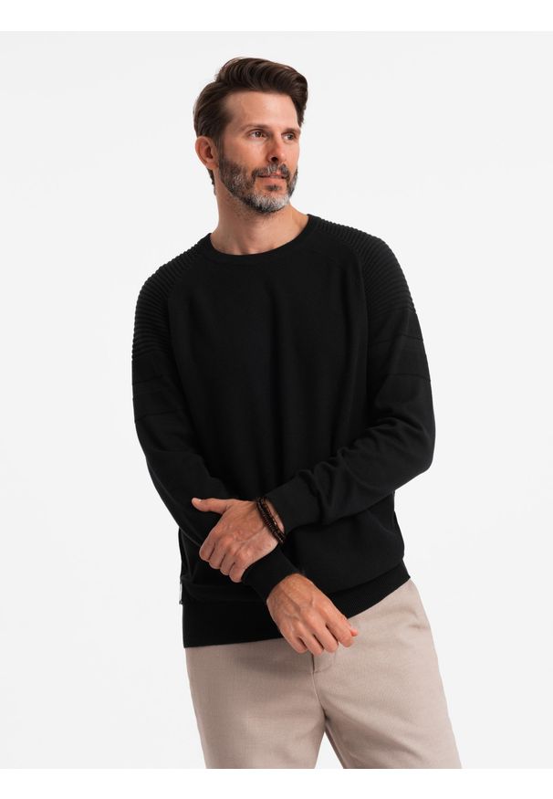 Ombre Clothing - Męski sweter raglan z prążkowanymi rękawami – czarny V2 - Rozmiar: M. Okazja: na co dzień. Kolor: czarny. Materiał: prążkowany. Długość rękawa: raglanowy rękaw. Wzór: aplikacja, ze splotem, prążki, jednolity. Styl: casual