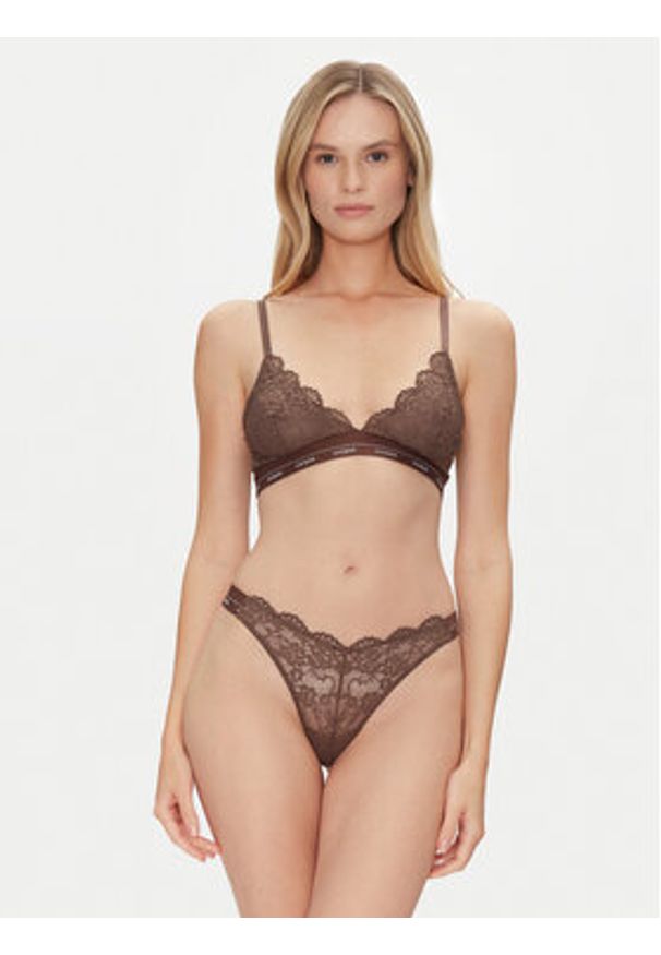 Guess Stringi O4YE01 PZ01C Brązowy. Kolor: brązowy. Materiał: syntetyk