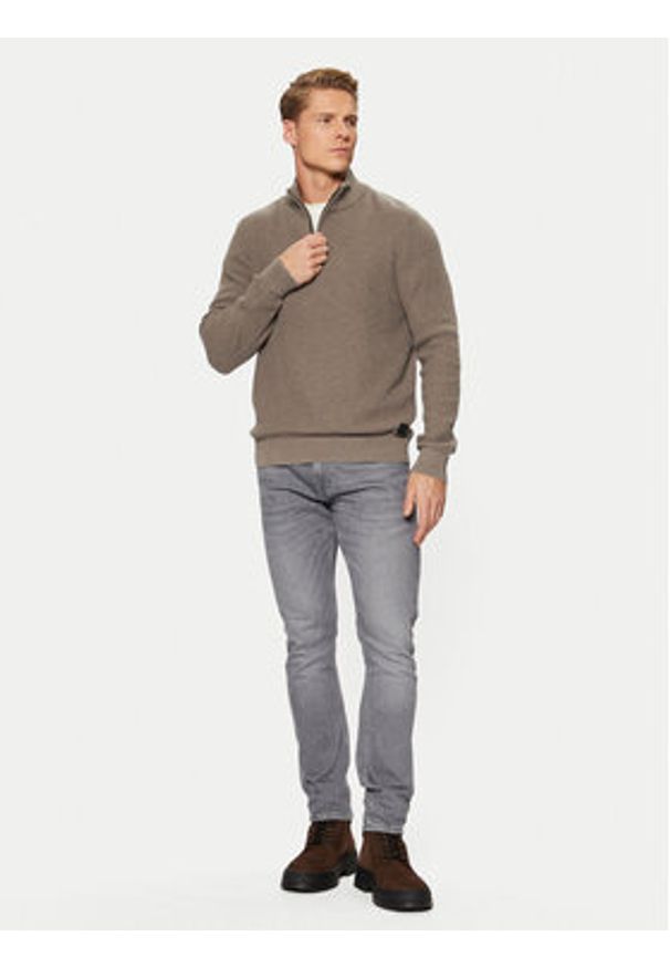 s.Oliver Sweter 2150765 Brązowy Regular Fit. Kolor: brązowy. Materiał: bawełna