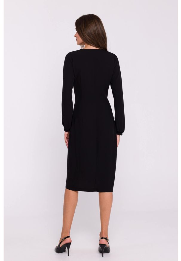Stylove - Elegancka sukienka z dekoltem V i zakładkami czarna. Typ kołnierza: typu klepsydra. Kolor: czarny. Materiał: tkanina, materiał, elastan. Typ sukienki: kopertowe. Styl: elegancki