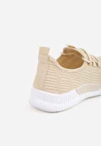 Born2be - Beżowe Buty Sportowe Westtide. Nosek buta: okrągły. Zapięcie: bez zapięcia. Kolor: beżowy. Materiał: materiał. Szerokość cholewki: normalna. Wzór: aplikacja #4