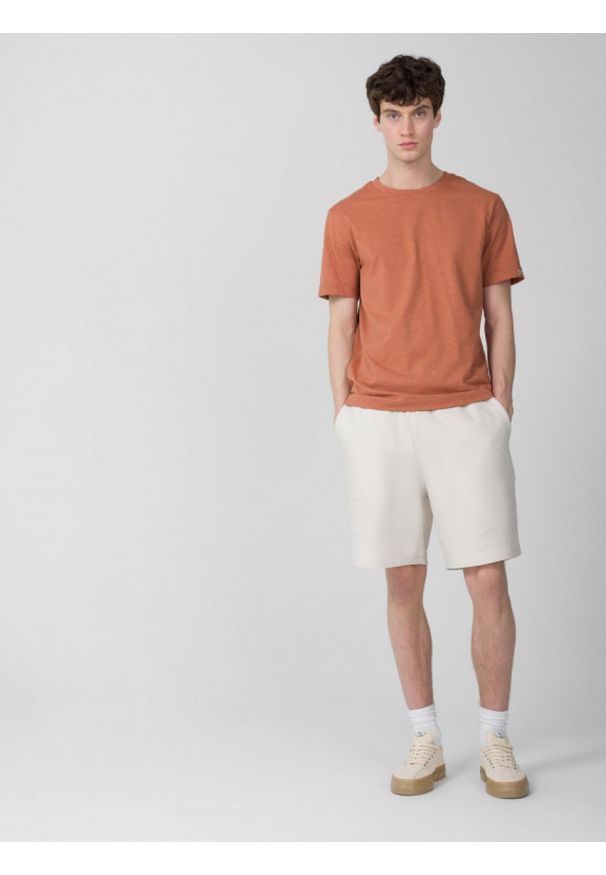 outhorn - Spodenki dresowe męskie - kremowe. Kolor: kremowy. Materiał: dresówka