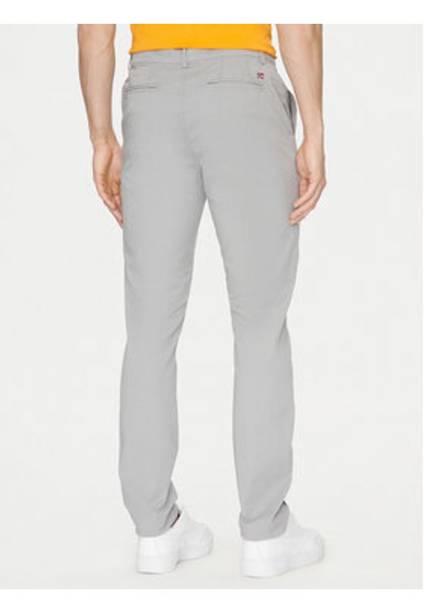 Napapijri Chinosy M-Puyo NP0A4H98 Szary Slim Fit. Kolor: szary. Materiał: bawełna