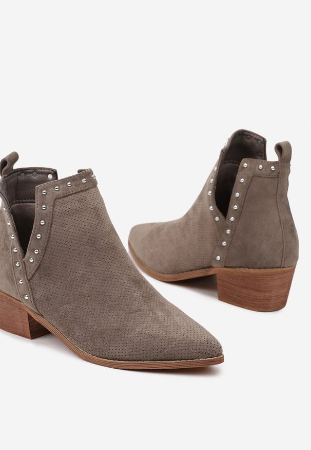 Born2be - Zielone Ażurowe Botki Vices na Obcasie Ozdobione Wycięciem i Nitami Lilfedi. Okazja: na co dzień, na imprezę. Kolor: zielony. Materiał: jeans, skóra. Wzór: aplikacja, ażurowy. Sezon: zima, jesień. Obcas: na obcasie. Styl: wizytowy, casual. Wysokość obcasa: średni