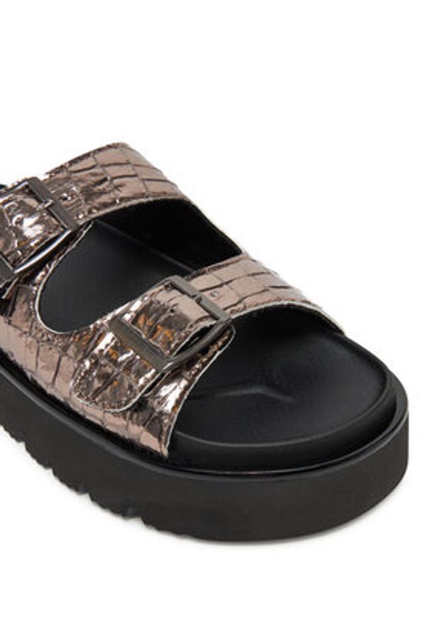 Replay - REPLAY Klapki GWF81 .000.C0040S Złoty. Kolor: złoty. Materiał: skóra