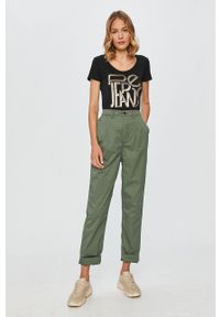 Pepe Jeans - T-shirt Lore. Okazja: na co dzień. Kolor: czarny. Materiał: bawełna, dzianina. Wzór: nadruk. Styl: casual #3