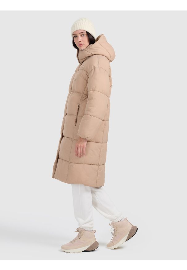 4f - 4F Płaszcz puchowy z wypełnieniem syntetycznym damski - beżowy XS. Okazja: na co dzień. Typ kołnierza: kołnierzyk stójkowy. Kolor: beżowy. Materiał: puch, syntetyk. Długość: do kolan. Wzór: gładki. Styl: casual