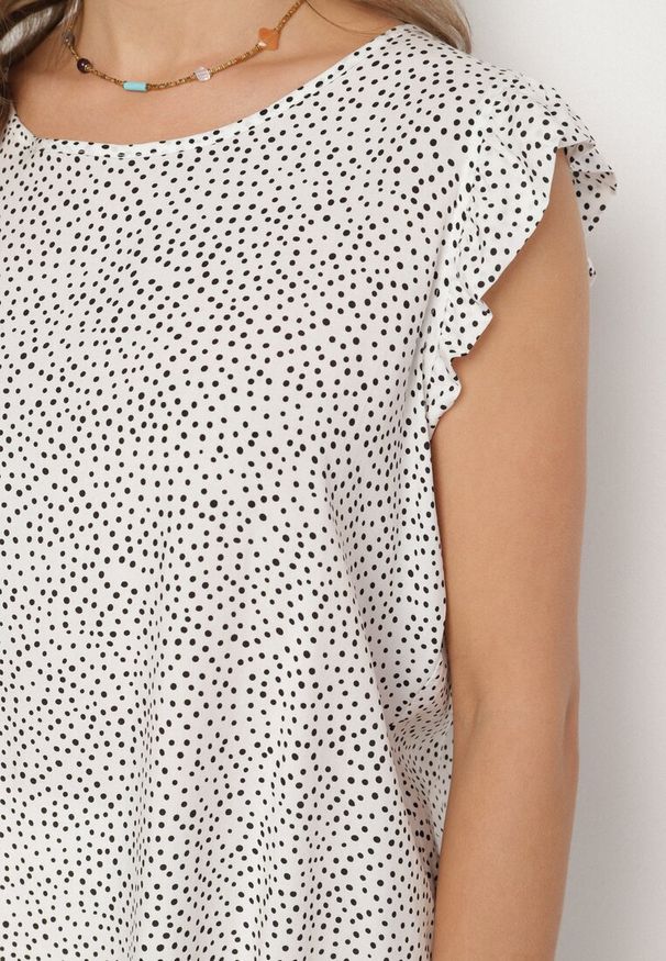 Born2be - Biała Bluzka z Bawełny w Kropki Nappela. Okazja: na co dzień. Kolor: biały. Materiał: bawełna. Długość rękawa: krótki rękaw. Długość: krótkie. Wzór: kropki. Styl: elegancki, casual, klasyczny