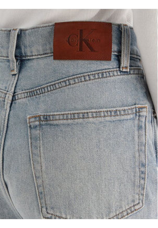 Calvin Klein Jeans Jeansy New Mom Jean Bowery Destroyed LV047D722G Niebieski Mom Fit. Kolor: niebieski. Materiał: bawełna