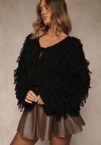 Renee - Czarny Kardigan z Wiązaniem i Frędzlami z Domieszką Wełny i Wiskozy Tiseana. Okazja: na co dzień. Typ kołnierza: dekolt w serek. Kolor: czarny. Materiał: wełna, wiskoza. Styl: casual #2