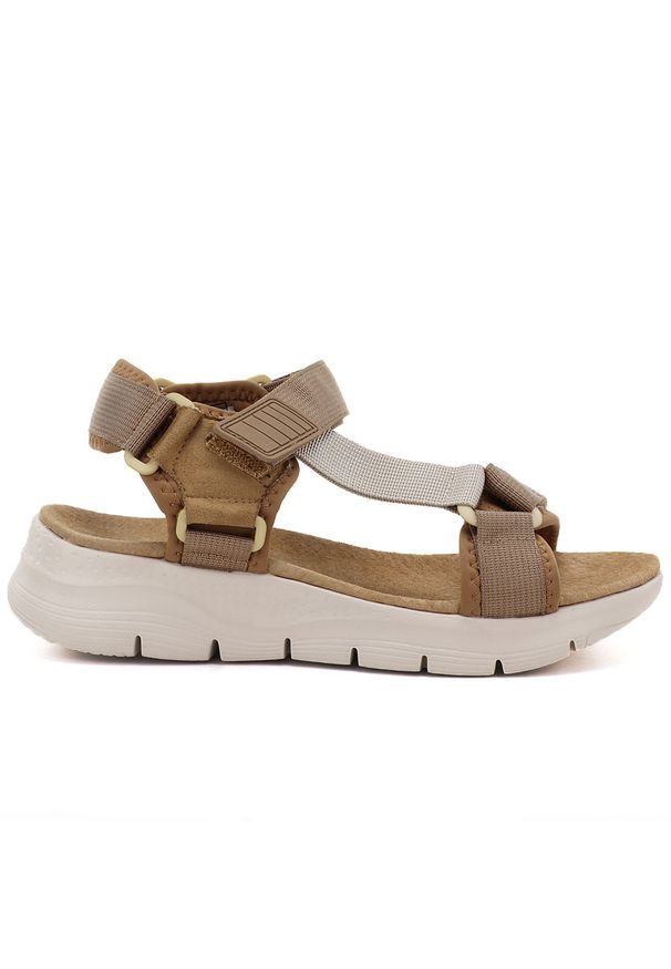 Sandały damskie na platformie sportowe camel Artiker 58C1231. Materiał: tkanina. Obcas: na platformie. Styl: sportowy