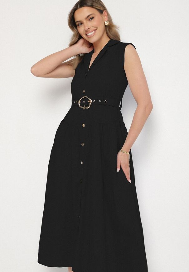 Born2be - Czarna Sukienka Koszulowa Ozdobiona Paskiem Devikka. Okazja: na co dzień. Kolor: czarny. Materiał: skóra. Wzór: aplikacja. Typ sukienki: koszulowe. Styl: casual, elegancki, klasyczny