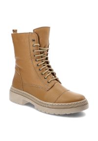 Brązowe Botki Damskie Wasak Wygodne Obuwie. Kolor: brązowy. Materiał: skóra, futro. Szerokość cholewki: normalna. Wzór: aplikacja, grochy. Obcas: na obcasie. Wysokość obcasa: niski #1