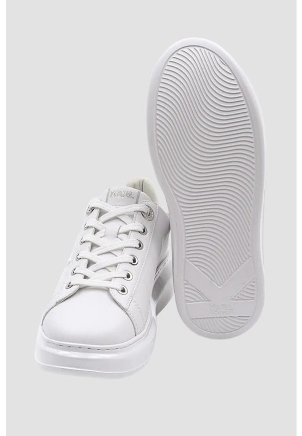 Karl Lagerfeld - KARL LAGERFELD Białe damskie sneakersy KAPRI Karl Signia, Rozmiar 39. Kolor: biały. Wzór: napisy