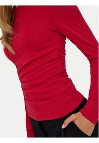 only - ONLY Bluzka Free Life 15365605 Czerwony Regular Fit. Kolor: czerwony. Materiał: syntetyk #3