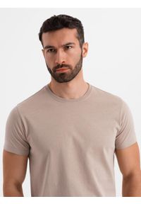 Ombre Clothing - Klasyczny T-shirt męski bawełniany BASIC - piaskowy V11 OM-TSBS-0236 - XXL. Okazja: na co dzień. Materiał: bawełna. Styl: klasyczny #6