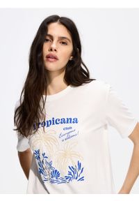 Reserved - T-shirt z nadrukiem - biały. Kolor: biały. Materiał: bawełna. Wzór: nadruk