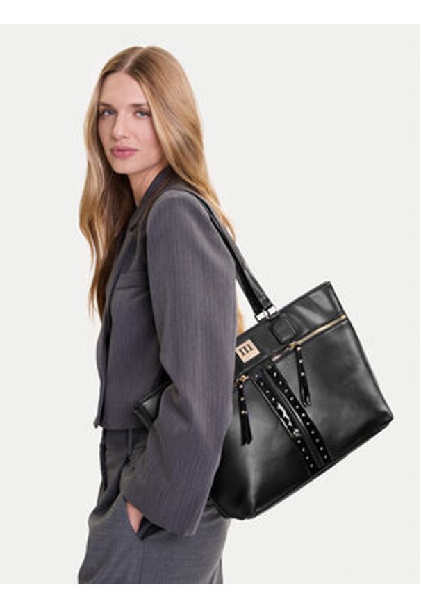 Monnari Torebka TORIMP0-24Z-BAG5950-K020D000-R00 Czarny. Kolor: czarny. Materiał: skórzane