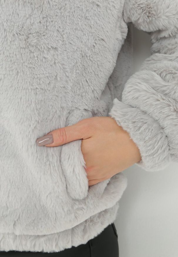 Born2be - Jasnoszara Kurtka Futerko Teddy Oversize Denon. Typ kołnierza: kaptur. Kolor: szary. Materiał: futro. Sezon: zima, jesień