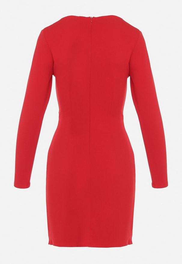 Born2be - Czerwona Sukienka Mini z Kopertowym Dekoltem i Marszczeniami Hiacinta. Typ kołnierza: dekolt kopertowy. Kolor: czerwony. Typ sukienki: kopertowe. Styl: elegancki. Długość: mini