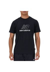 Koszulka New Balance MT41906BK - czarna. Kolor: czarny. Materiał: bawełna, dresówka. Długość rękawa: krótki rękaw. Długość: krótkie. Wzór: napisy