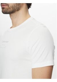 Calvin Klein T-Shirt Editorial Logo K10K114172 Biały Regular Fit. Kolor: biały. Materiał: bawełna