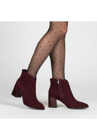 Bordowe Botki S.Barski Stylowe Buty Damskie. Zapięcie: zamek. Kolor: czerwony. Materiał: zamsz. Wzór: kratka, aplikacja. Obcas: na obcasie. Styl: elegancki. Wysokość obcasa: średni #1