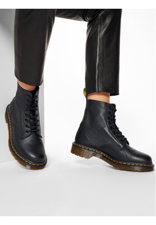 Dr. Martens Botki Pascal 13512006 Czarny. Kolor: czarny. Materiał: skóra