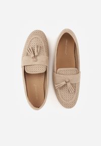 Born2be - Beżowe Mokasyny z Imitacji Zamszu z Ozdobną Perforacją i Frędzlami Yenone. Okazja: na co dzień, na spotkanie biznesowe, do pracy. Kolor: beżowy. Materiał: zamsz. Styl: casual, biznesowy, klasyczny #5