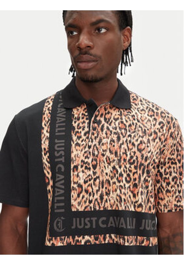 Just Cavalli Polo 78OAGE15 Czarny Regular Fit. Typ kołnierza: polo. Kolor: czarny. Materiał: bawełna