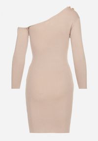 Born2be - Beżowa Sweterkowa Sukienka z Wiskozą o Asymetrycznym Kroju z Kwiatami 3D i Piórami Nellyra. Kolor: beżowy. Materiał: wiskoza. Wzór: kwiaty. Typ sukienki: asymetryczne #3