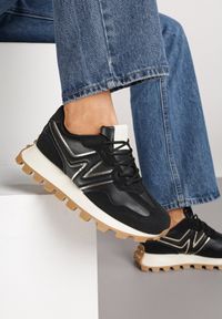 Renee - Czarne Sneakersy Ozdobione Geometrycznym Motywem Annerie. Okazja: na co dzień. Kolor: czarny. Materiał: jeans. Wzór: aplikacja, geometria #3