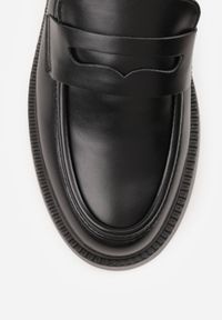 Born2be - Czarne Mokasyny Vices z Ozdobną Wstawką Akelie. Okazja: do pracy, na co dzień, na spotkanie biznesowe. Zapięcie: pasek. Kolor: czarny. Materiał: jeans. Styl: elegancki, biznesowy, casual #2