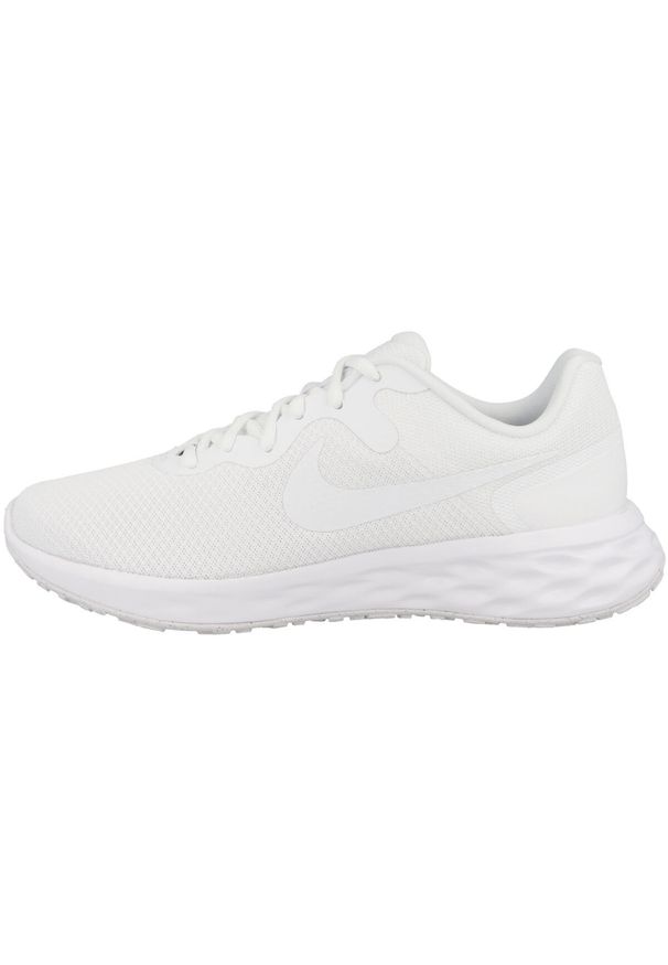 Buty do biegania męskie Nike Revolution 6 NN. Zapięcie: sznurówki. Kolor: biały. Materiał: materiał, syntetyk, tkanina. Szerokość cholewki: normalna. Model: Nike Revolution