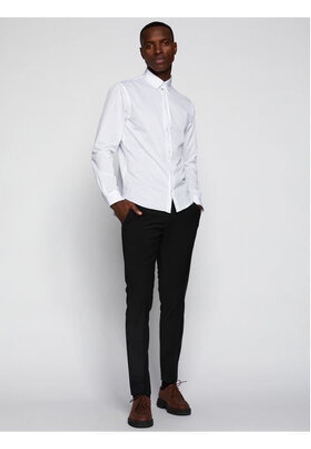 Matinique Koszula 30205262 Biały Regular Fit. Kolor: biały. Materiał: bawełna