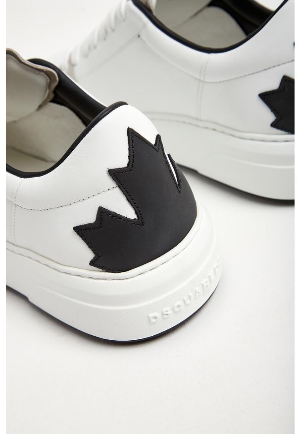 Sneakersy męskie skórzane DSQUARED2. Materiał: skóra