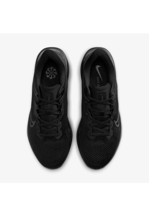 Nike Quest 6 Buty do biegania męskie. Okazja: na co dzień. Kolor: czarny. Materiał: guma. Szerokość cholewki: normalna. Sport: bieganie, fitness