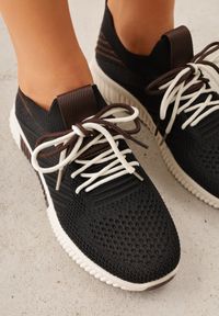 Born2be - Czarne Sneakersy z Podwójnym Sznurowaniem Fontarin. Nosek buta: okrągły. Kolor: czarny. Materiał: materiał. Obcas: na obcasie. Wysokość obcasa: niski #7
