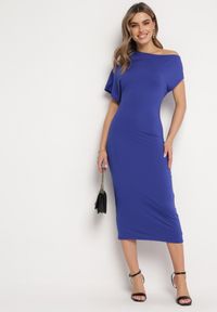 Born2be - Granatowa Asymetryczna Sukienka Midi o Dopasowanym Fasonie Tivalle. Kolor: niebieski. Typ sukienki: asymetryczne. Długość: midi #1